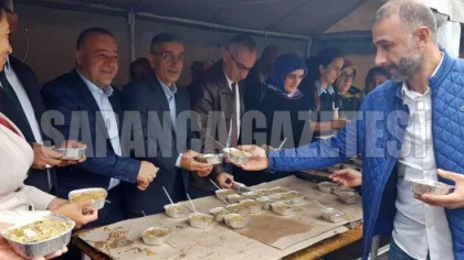 Sapanca'da 7 Bin Aşure Dağıtıldı