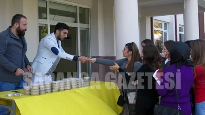 Hocalardan Öğrencilere Aşure İkramı