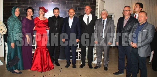 Yüzükleri Başbakan Yardımcısı Taktı