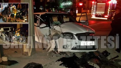 Karşı Şeride Geçip Direğe Çarptılar: 2 Yaralı