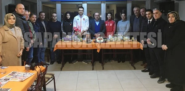 AK Parti Şampiyonları Ağırladı