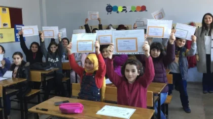 İmam Hatip Ortaokulu'nda Karne Heyecanı