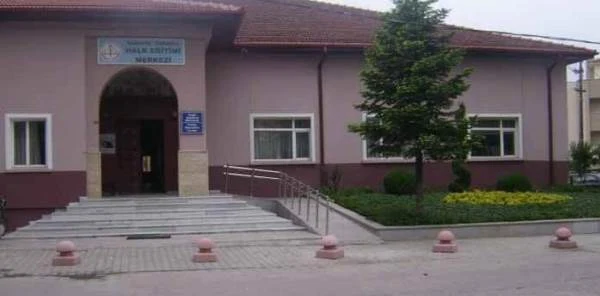 Halk Eğitim Merkezi Yıkılıyor Kent Meydanı Geliyor