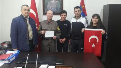 Öğrencilerden Tsk Güçlendirme Vakfı'na Destek