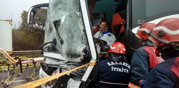 TEM Sapanca Geçişinde Zincirleme Trafik Kazası: 1 Yaralı