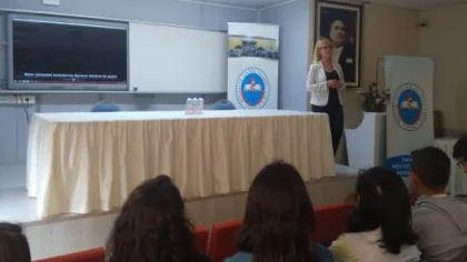Doç. Dr. Özcan Öğrencilerle Buluştu