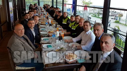 Polisler Yemekte Bir Araya Geldi