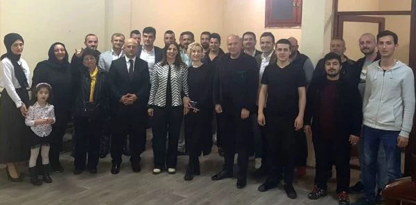 Kadınların Başına Elif Saral Uzun Geçti