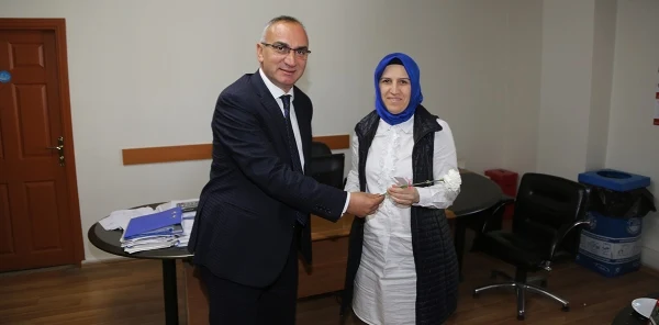Yılmazer, Personelin Anneler Gününü Kutladı