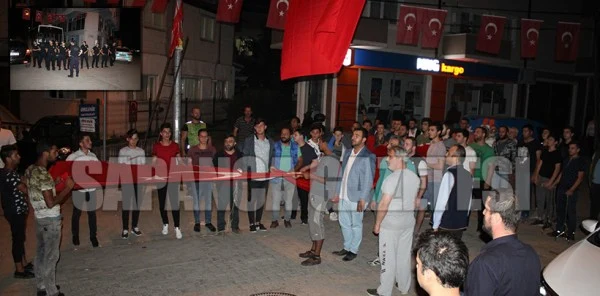 Hdp Flamalarını İndirip Türk Bayrağı Astılar