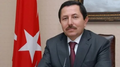Vali: 'İlk Bulgular Bir İş Makinesinin Köpeğin Bacaklarını Kopardığı Yönünde'