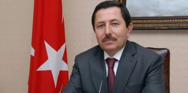 Vali: 'İlk Bulgular Bir İş Makinesinin Köpeğin Bacaklarını Kopardığı Yönünde'