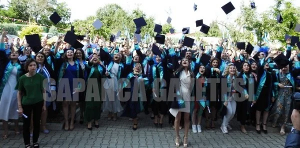 Sapanca Myo'da Mezuniyet Coşkusu