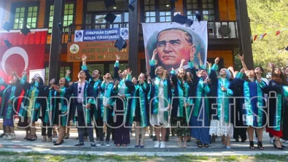 Kırkpınar Turizm Myo'da Mezuniyet Töreni