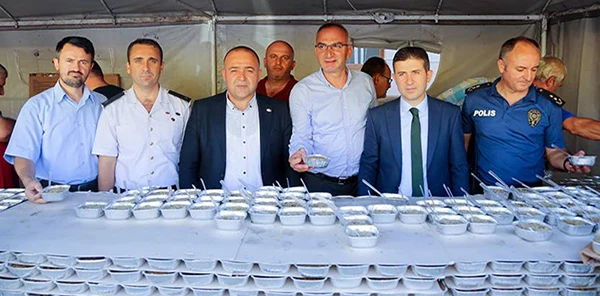 Sapanca Belediyesi Aşure Dağıttı