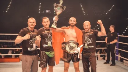 Ringlerin Şahini Dünya Şampiyonu
