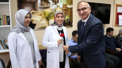 Yılmazer, Öğretmenleri Unutmadı
