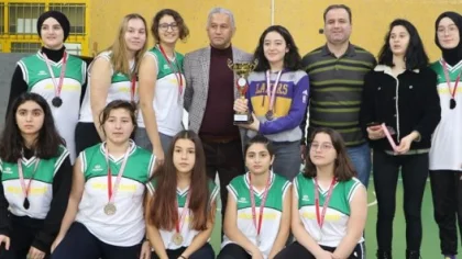 Kızlar Baskette 2'nci Oldu