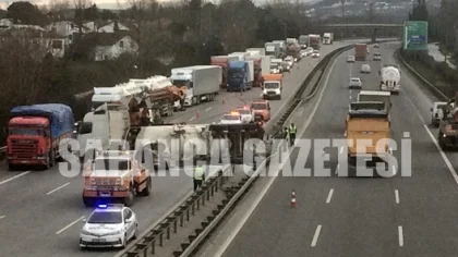 Deterjan Yüklü Tanker Devrildi