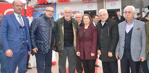 Arapoğlu, Seçim İletişim Merkezi'ni Açtı