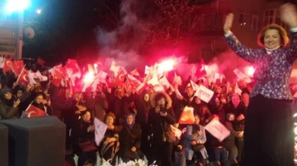 Arapoğlu Mitingde Seçmenleriyle Buluştu
