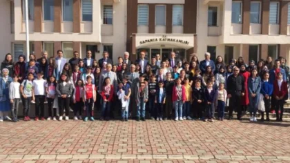 Başarılı Öğrencilere Kitap Fuarı Gezisi