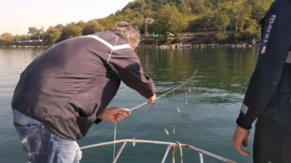 Gölde 150 Kasnak ve 2 Bin Metre Ağ Ele Geçirildi