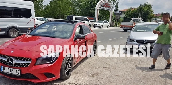 2 Otomobil Çarpıştı: 1'i Çocuk 7 Yaralı
