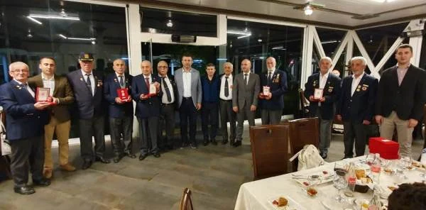 Kıbrıs Gazilerine Madalya Takdim Edildi