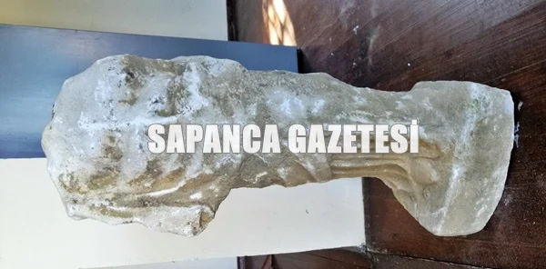 Bahçe Duvarı için Yapılan Kazıdan Başsız Heykel Çıktı