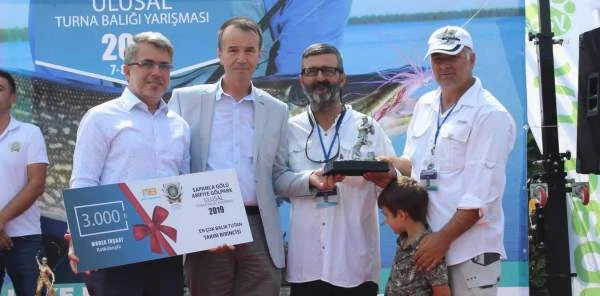 Balık Tutma Yarışmasında 1. Oldular