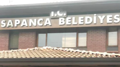 Sapanca Belediyesi Tabelasına T.c. İbaresi Eklendi