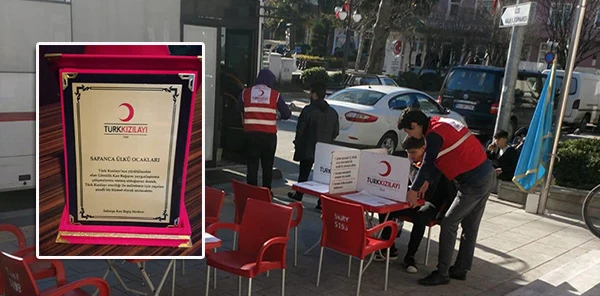 Kızılay'dan Sapanca Ülkü Ocaklarına Plaket