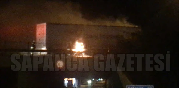 Sapanca'da Tır Yangını