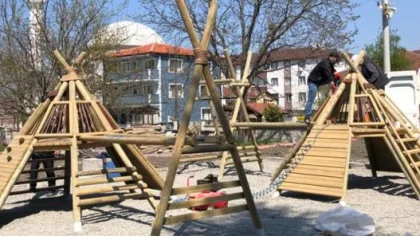 Ahşap Oyun Parklarının Montajı Başladı
