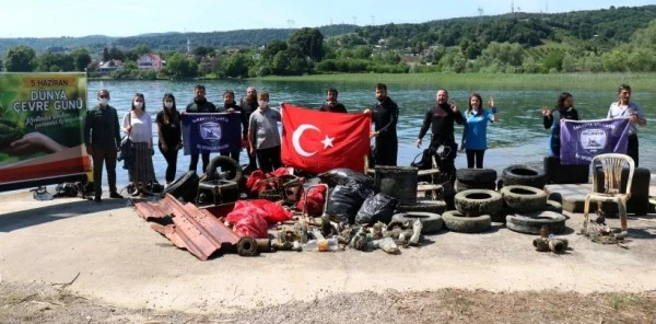 Burası İkinci El Dükkanı Değil İçme Suyu Kaynağı Olan Sapanca Gölü