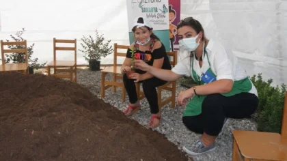 Öğrenciler Festivalde Bitki Dikimi Öğreniyor