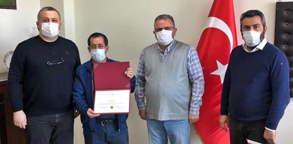 O Gencin Diploması Babasına Verildi