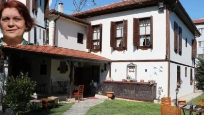 Dedesinden Kalan Konağı Otele Çevirdi