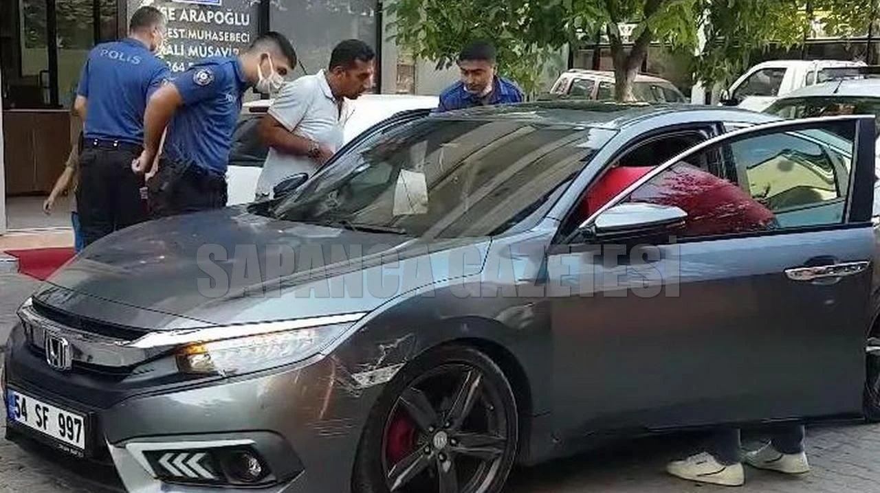 Yorgun Mermi Arabanın Camından İçeri Girdi