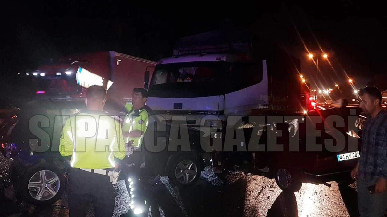 Sapanca'da Zincirleme Trafik Kazası: 8 Yaralı