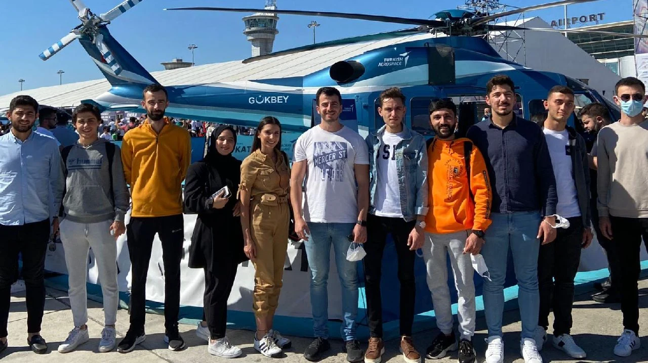 AK Parti Gençlik Kolları Teknofest'i Ziyaret Etti
