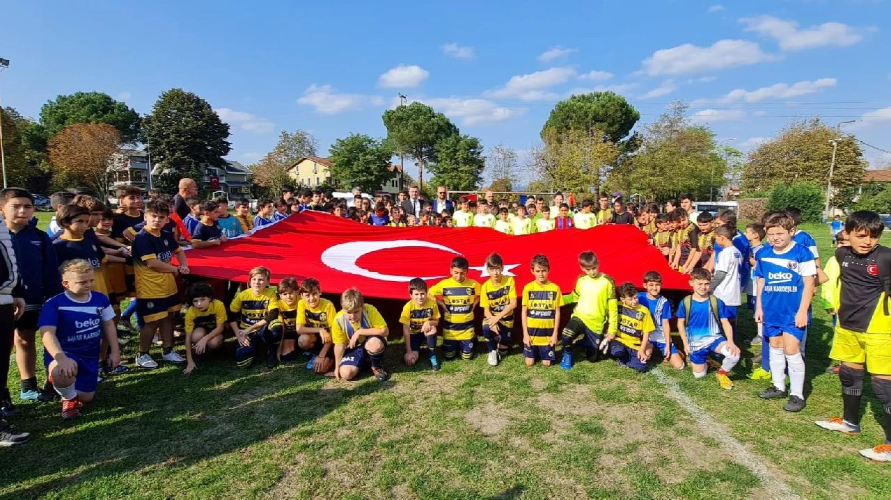 Futbol Şenliğinde Kıyasıya Mücadele