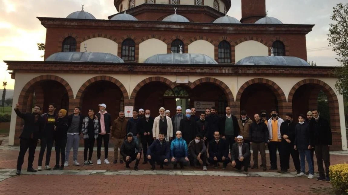 Öğrenciler Sabah Namazında Bir Araya Geldi