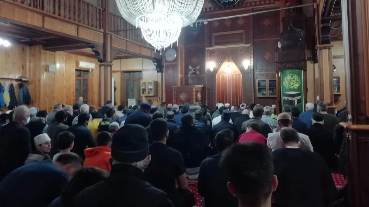 Sapanca'da Ramazanın İlk Teravih Namazı Kılındı