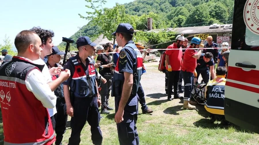 Sapanca'da Arama Kurtarma ve Deprem Tatbikatı Yapıldı