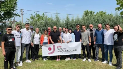 Engin Özkoç Sapanca'da Gençlerle Bir Araya Geldi