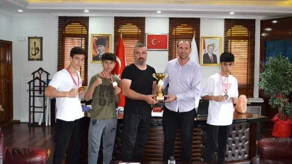Başkan Yardımcısı Arkan Şampiyonları Ağırladı