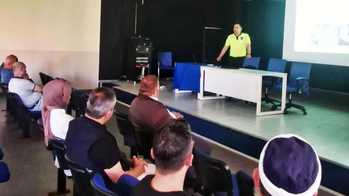 Sapanca'da Okul Servisi Şoförlerine Eğitim Verildi