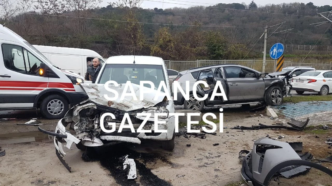 Sapanca Yolunda Feci Kaza: 7 Yaralı